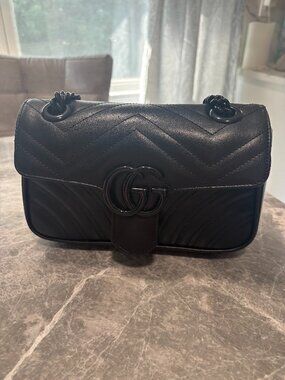 AUTHENTIC GUCCI MARMONT SMALL SHOULDER BAG- Glossy Black Hardware